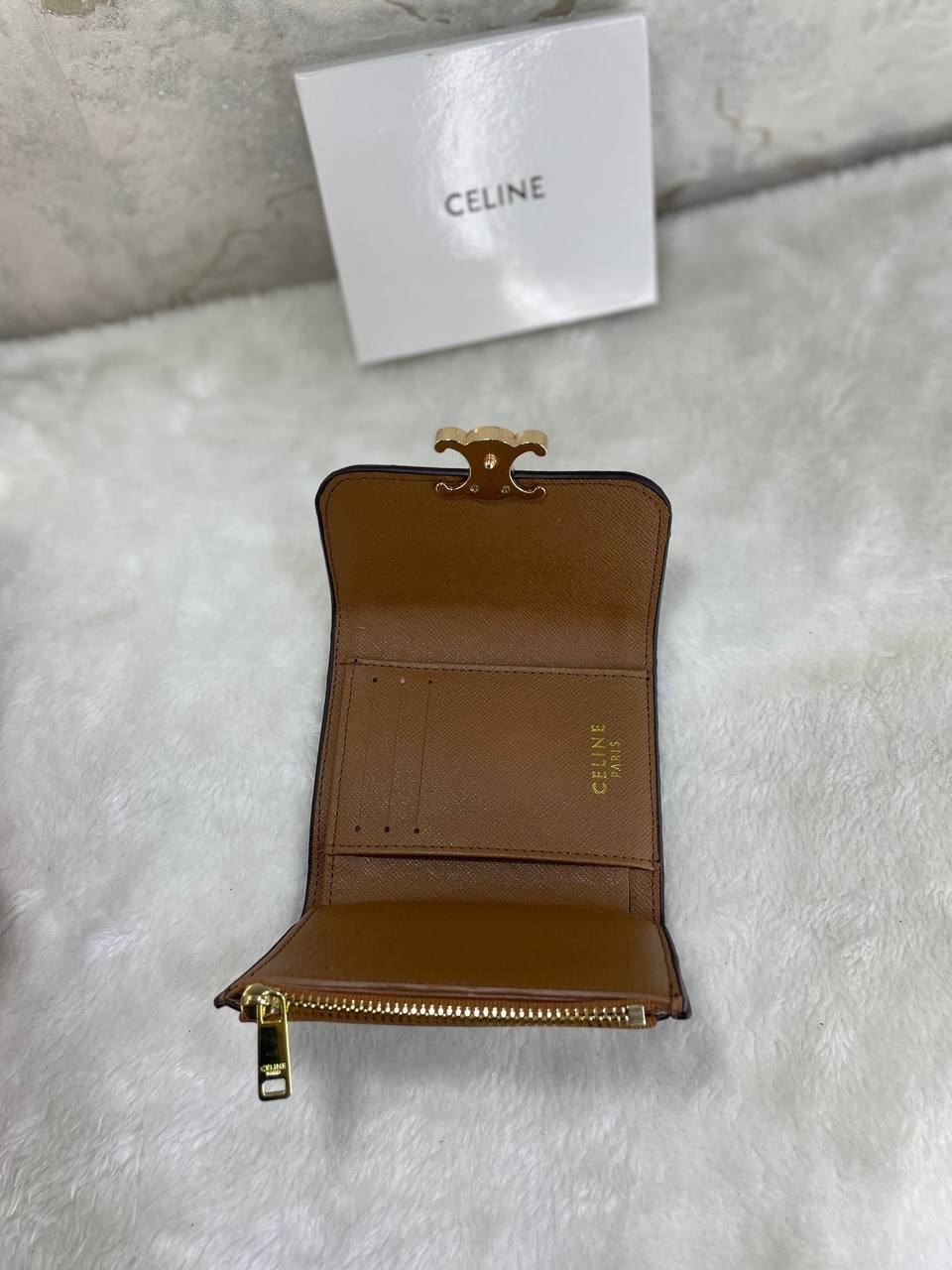 Celine avec boite